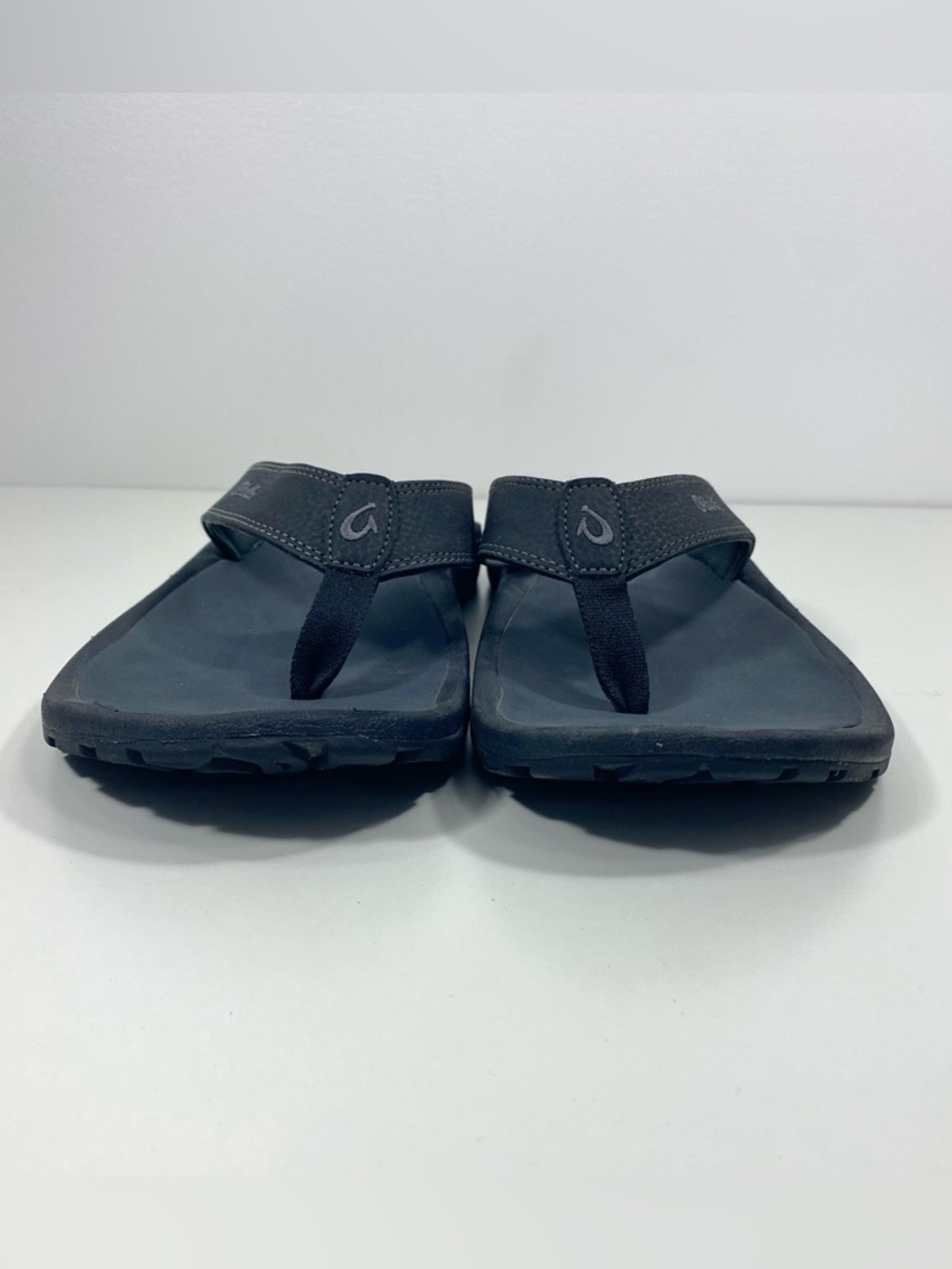 OluKai Ohana Classic Black Gray Beach Sandals Sporty Casual Flip Flops Thongs 12 - Picture 10 of 11
